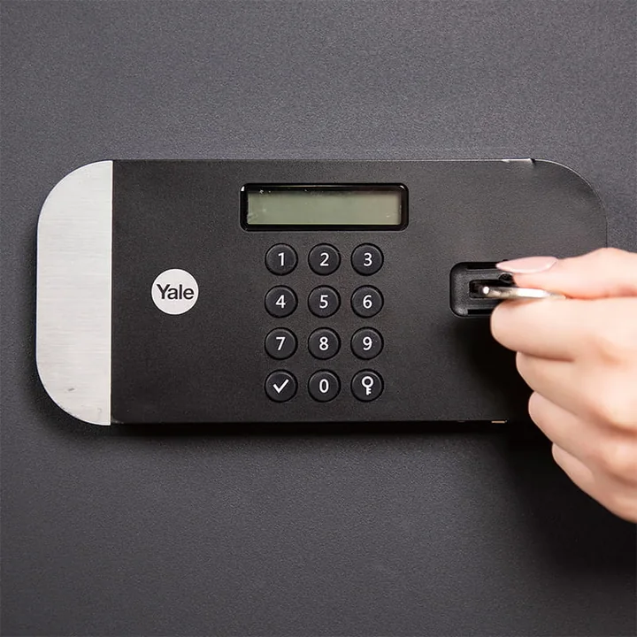 YALE YSFM 250 EG1 SERTİFİKALI PARMAK İZLİ ÇELİK KASA — 3